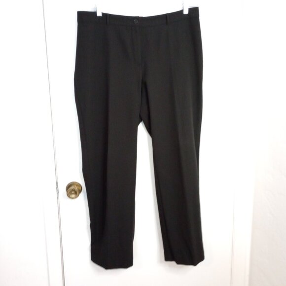 Chico's Black Classic Career Pants 2.5 Short - Picture 1 of 9